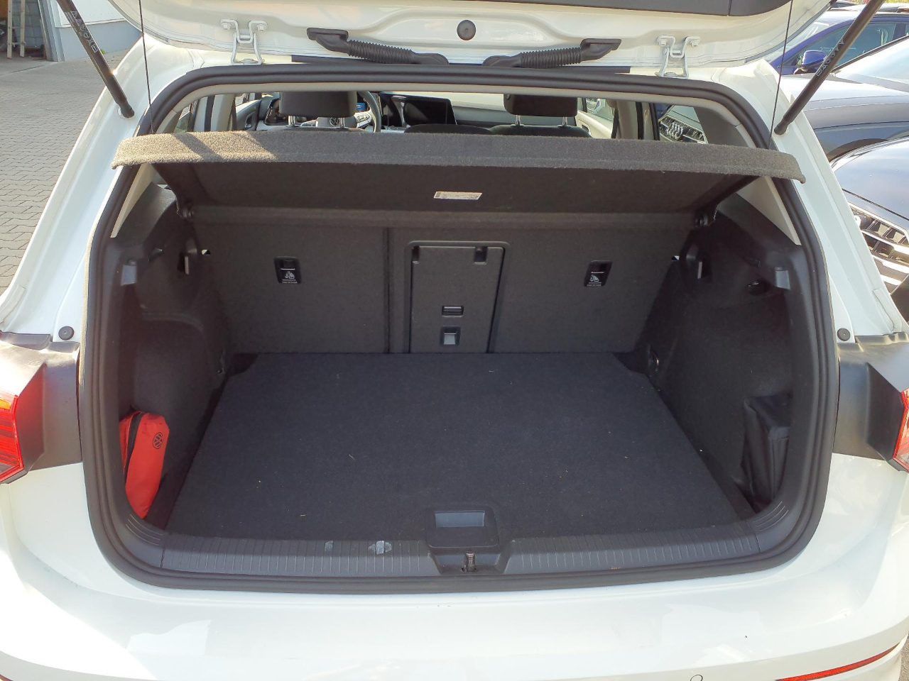 VW Golf 1.5 Hybr.Benzin/E Life*LED*Navi*Pano*