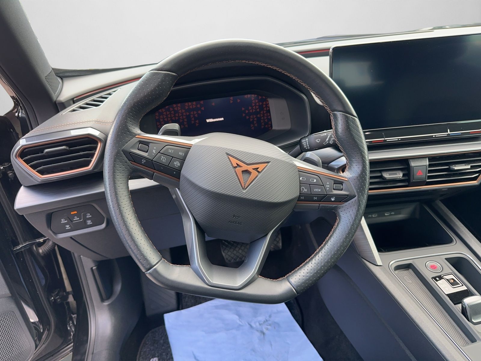 Cupra Formentor 1.4 e-Hybrid DSG NAVI LED AHK SHZ