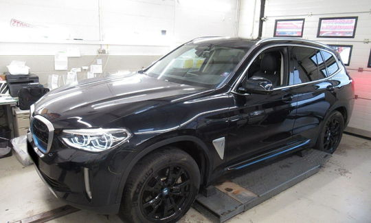 BMW iX3 Charged Impressive 5d