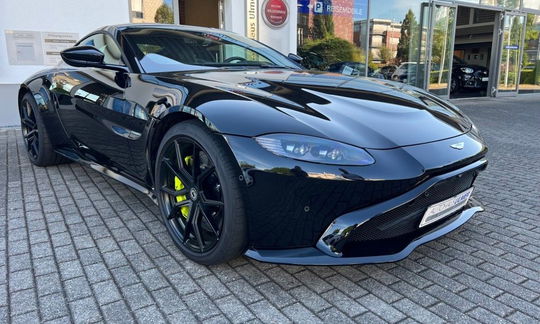 Aston Martin AMV8 V8 Vantage