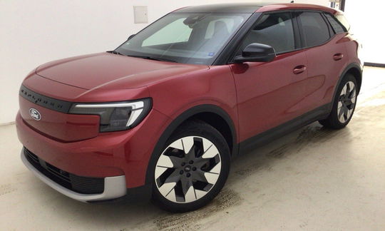 Ford Explorer 82 Premium Extended Range 5d