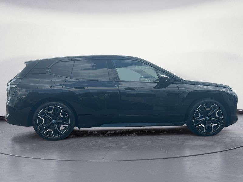 BMW xDrive50 Sportpaket Integal-Aktivlenk.