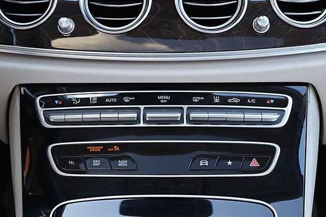 Mercedes E300 e T AMG DISTRONIC+PANO+KAM360+WIDESCREEN