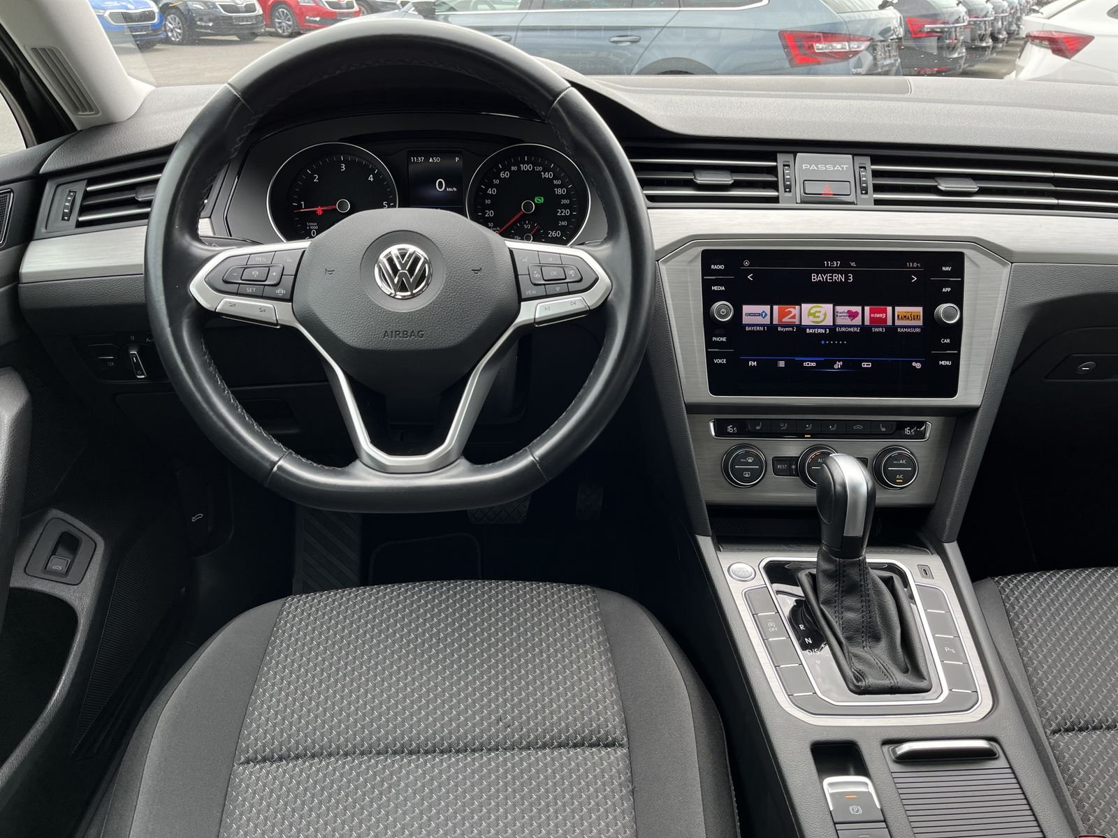 VW Passat  Variant 2.0 TDI DSG R-Line Optik Navi ACC
