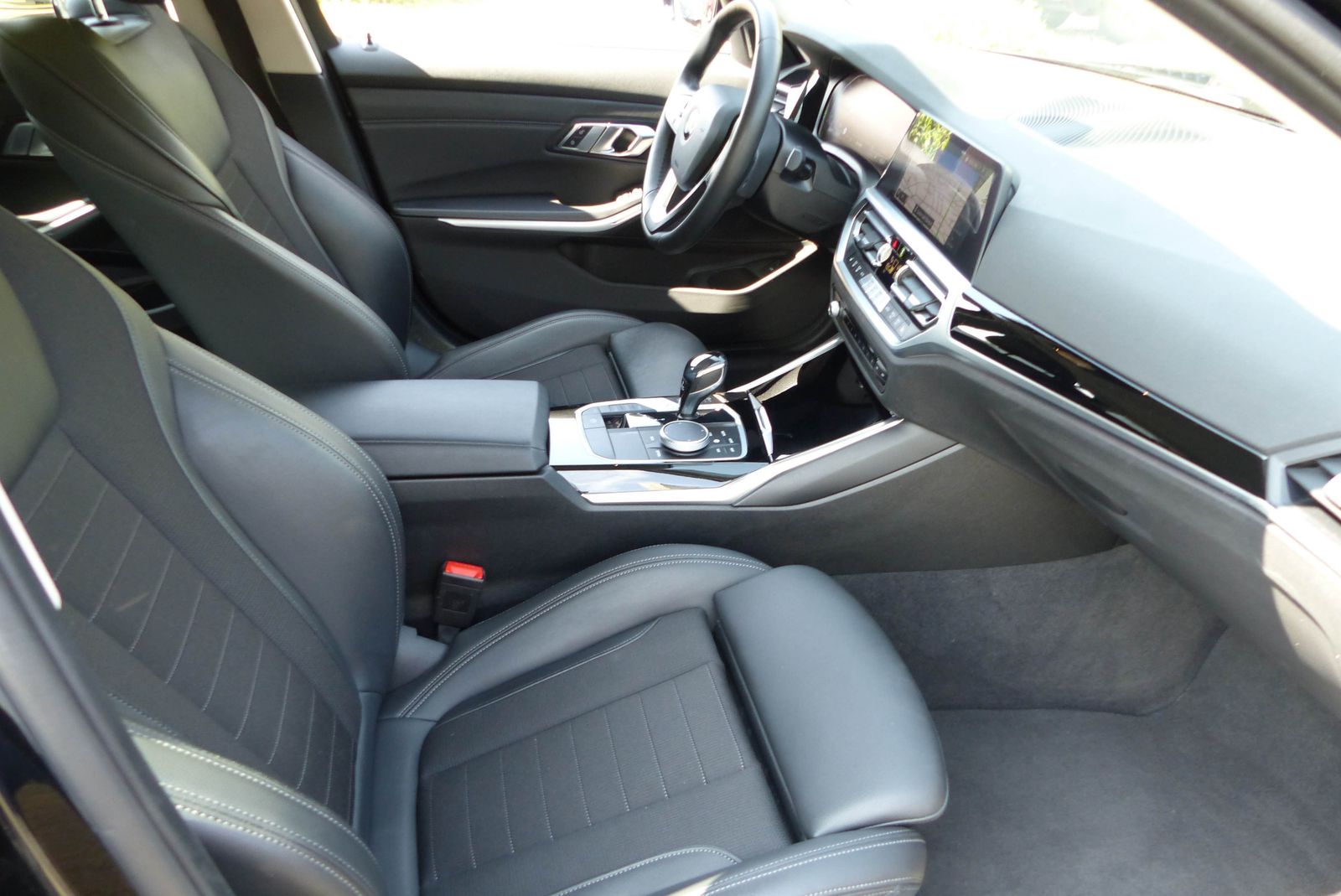 BMW 320i touring sport line Aut. Navi Kamera Teilled