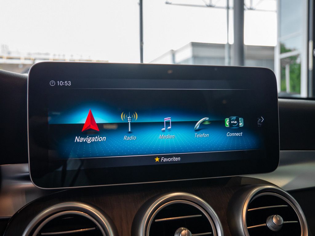 Mercedes C300 e 4M Avantgarde LED Pano Navi SHD Kamera D