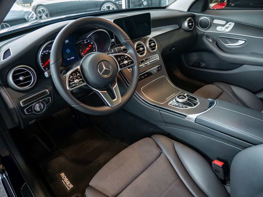 Mercedes C300 e 4M Avantgarde LED Pano Navi SHD Kamera D