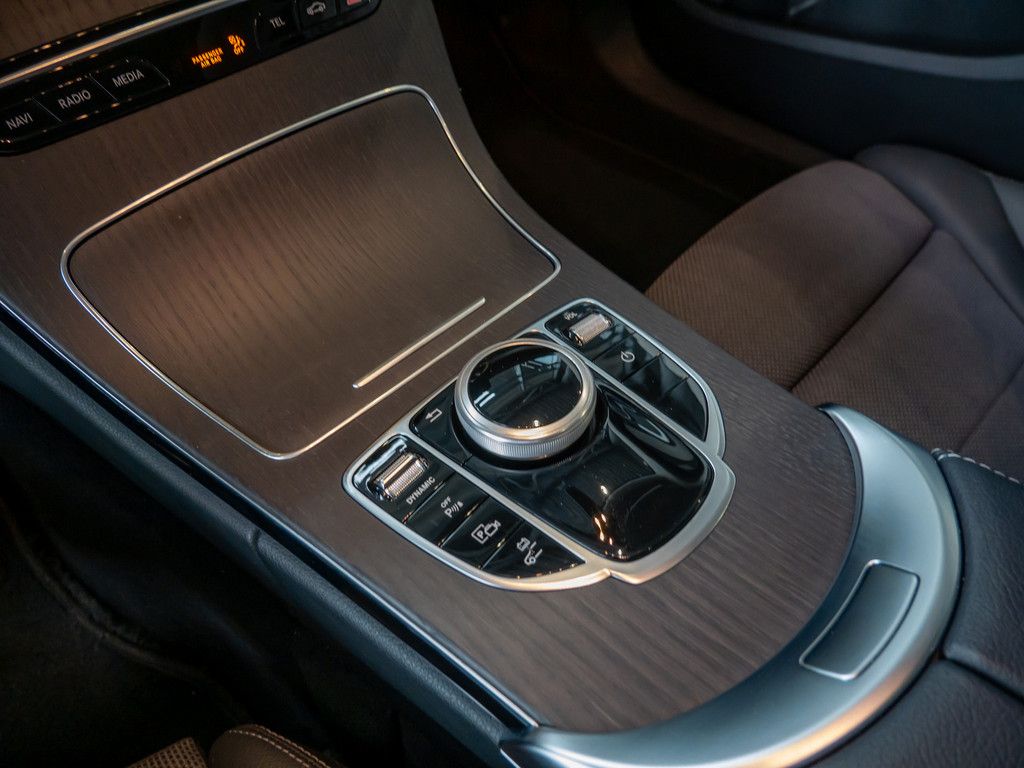 Mercedes C300 e 4M Avantgarde LED Pano Navi SHD Kamera D