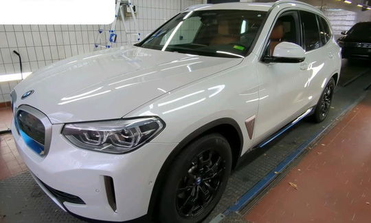 BMW iX3 80 kWh - 286 hk