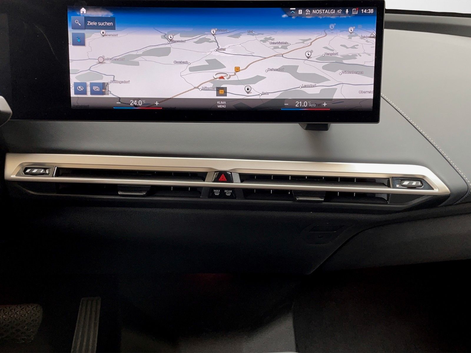 BMW iX4 40 xDr Sport 360° AHK Sitzbel ACC HuD Laser