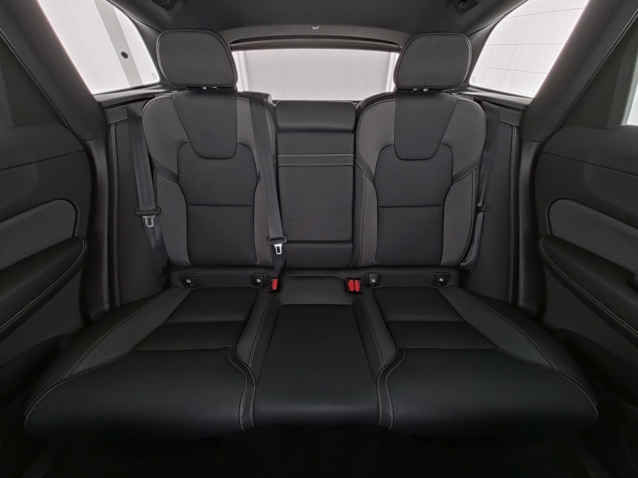 Volvo XC60 B5 Diesel R Design AWD Geartronic +LED+DAB+