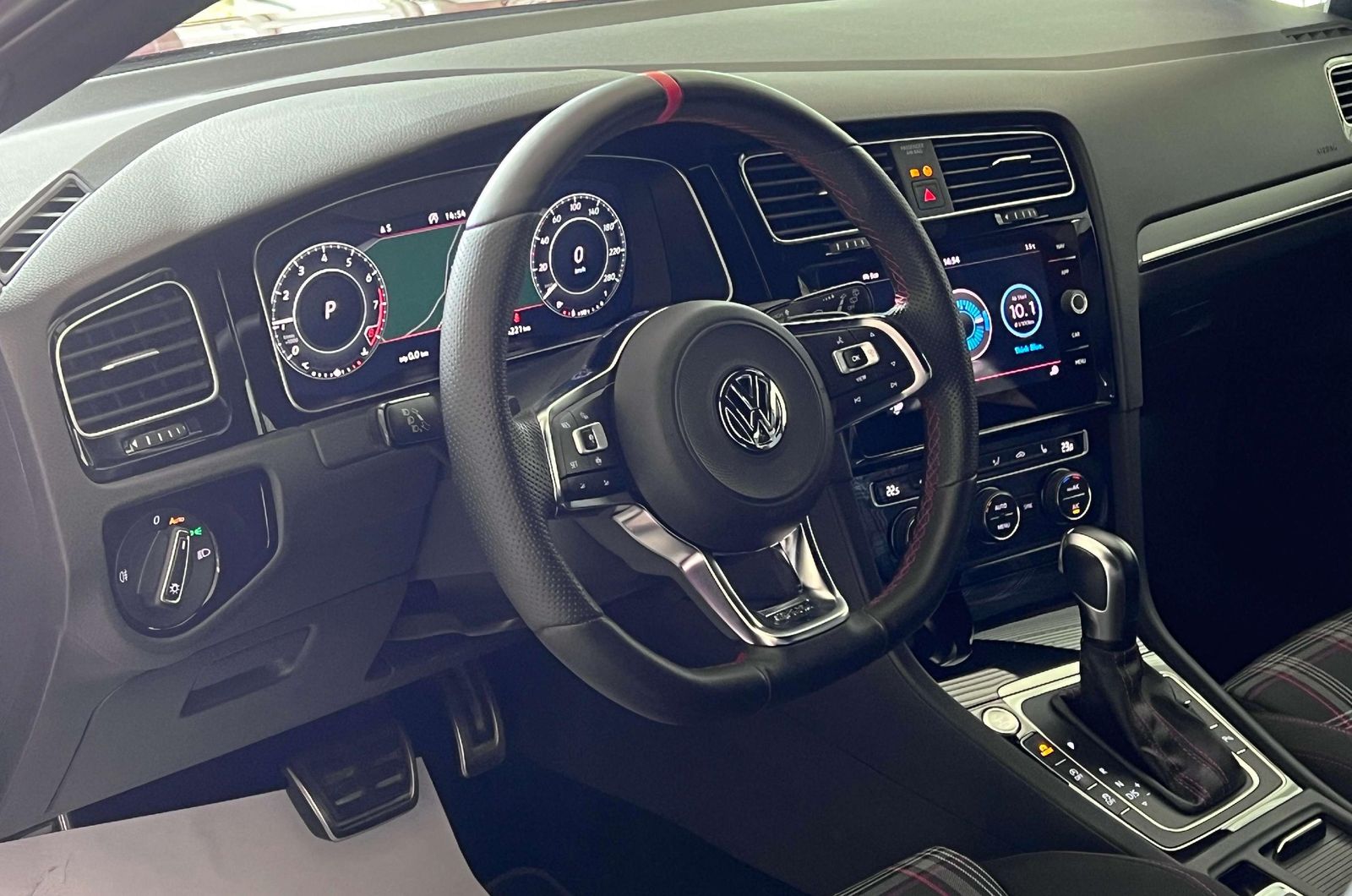 VW Golf GTI GTI Performance BMT*Kamera*ACC*Spurhalt