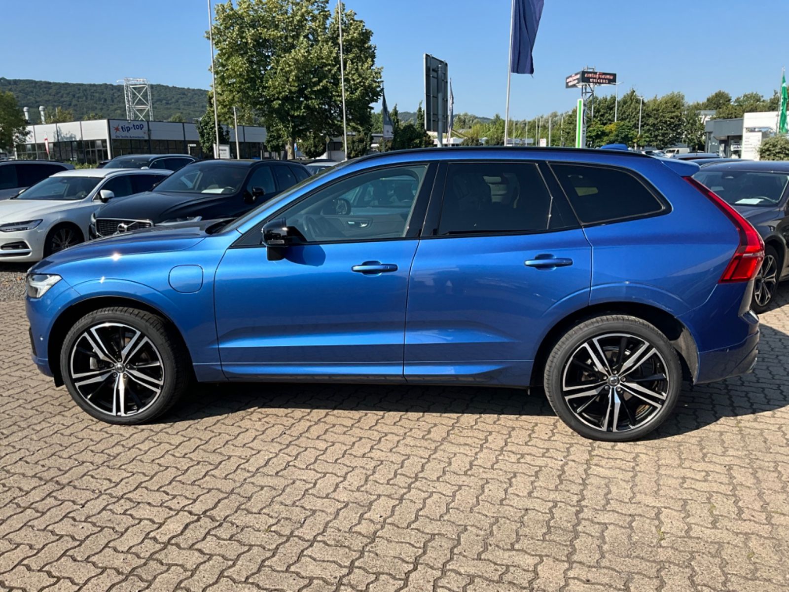 Volvo XC60 T8 R Design Recharge Plug-In Hybrid AWD