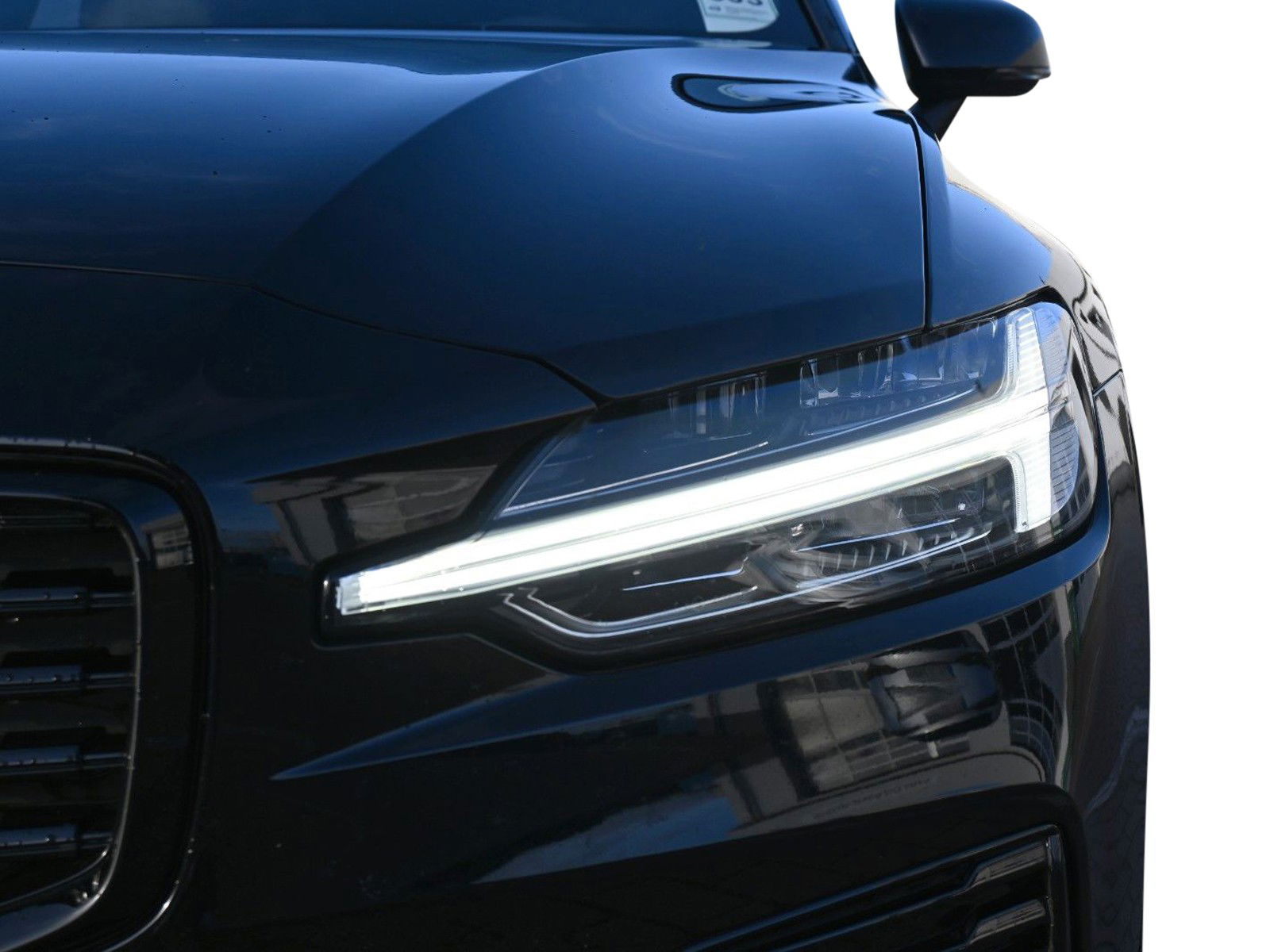 Volvo V60 Kombi R-Design Recharge Plug-In Hybrid AWD