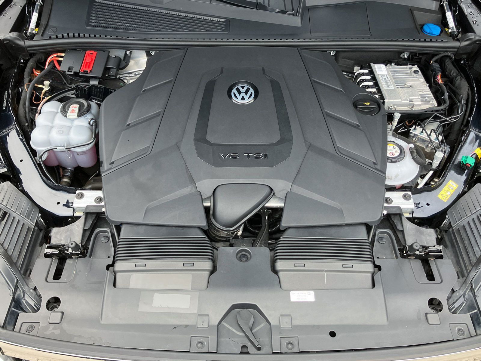 VW Touareg III 3.0 V6 TSI - 381 hk eHybrid 4MOTION Tiptronic