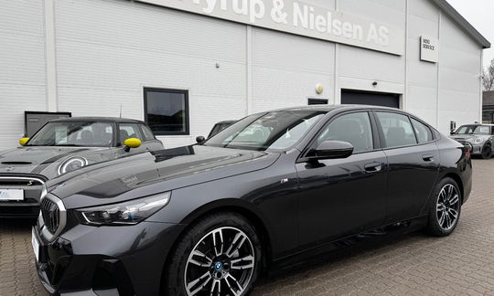 BMW i5 eDrive40 M-Sport 4d