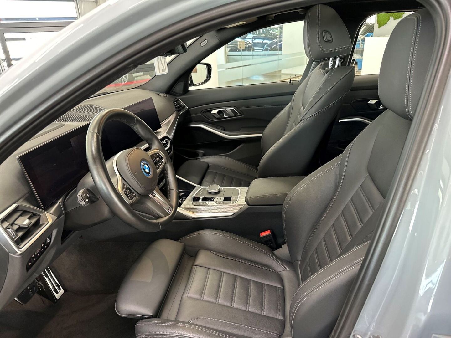 BMW 330e xDRIVE TOURING LCI M SPORT 19''NAVI PROF P