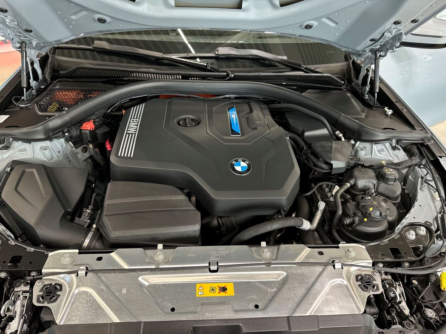 BMW 330e xDRIVE TOURING LCI M SPORT 19''NAVI PROF P