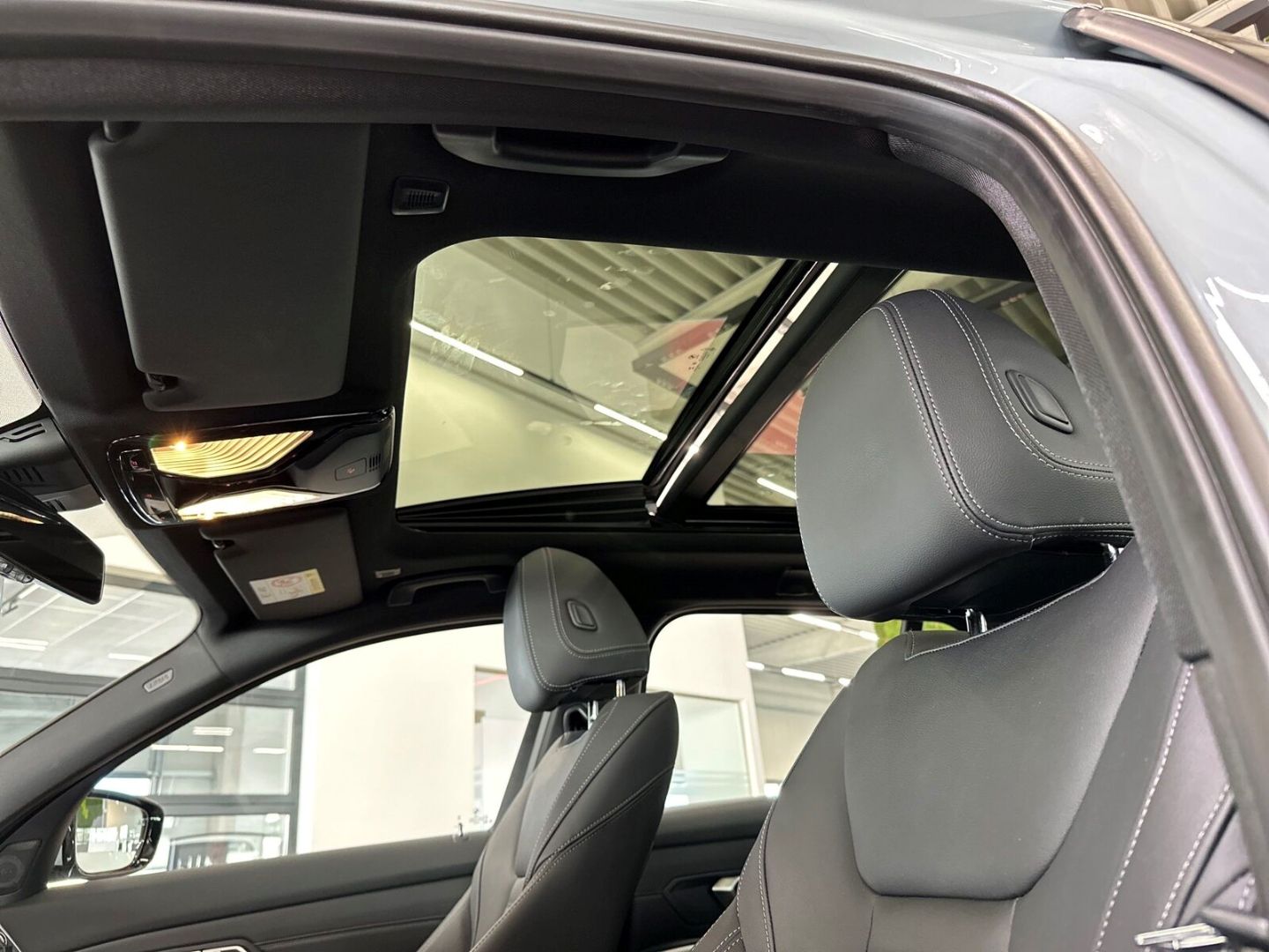 BMW 330e xDRIVE TOURING LCI M SPORT 19''NAVI PROF P