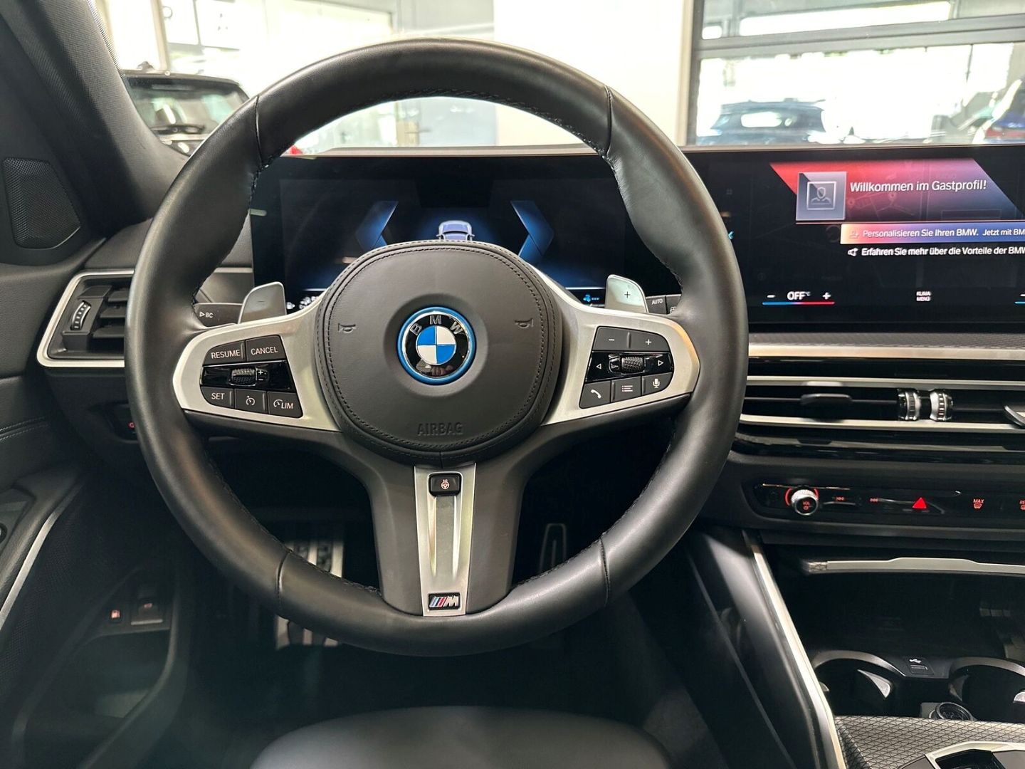 BMW 330e xDRIVE TOURING LCI M SPORT 19''NAVI PROF P