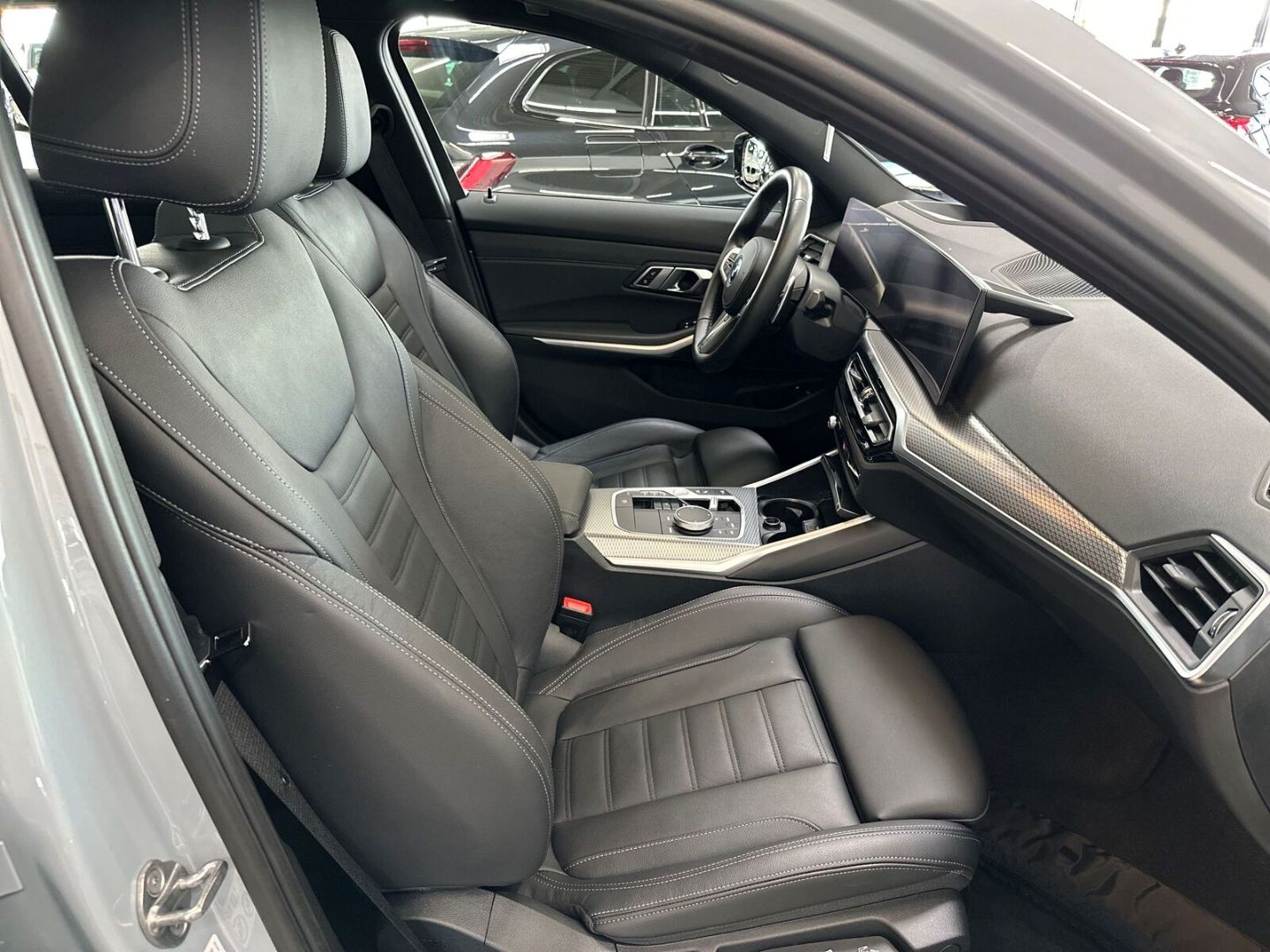 BMW 330e xDRIVE TOURING LCI M SPORT 19''NAVI PROF P