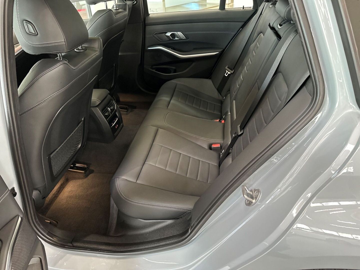 BMW 330e xDRIVE TOURING LCI M SPORT 19''NAVI PROF P
