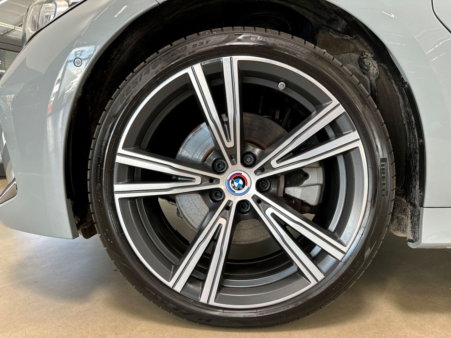 BMW 330e xDRIVE TOURING LCI M SPORT 19''NAVI PROF P