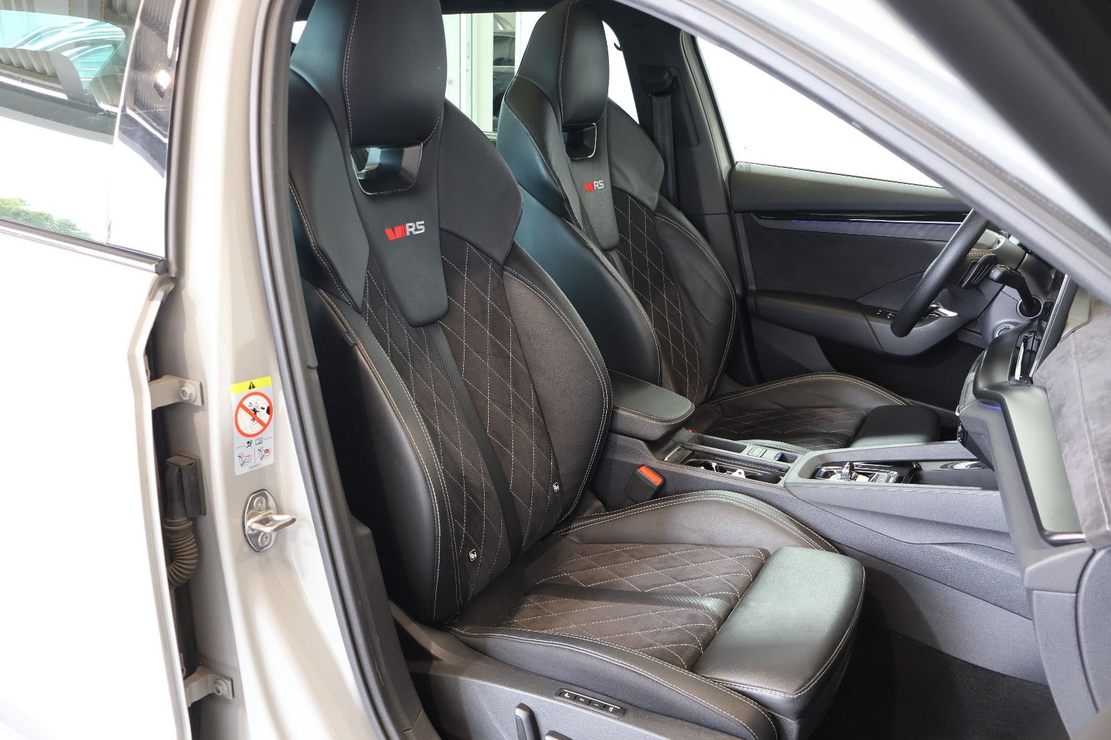 Skoda Octavia 2.0 TDI DSG RS 4x4 AID+HUD+KEY+PANO+AHK