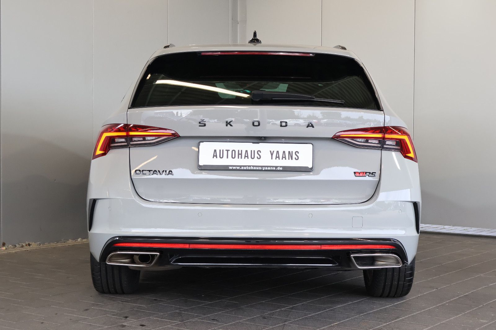 Skoda Octavia 2.0 TDI DSG RS 4x4 AID+HUD+KEY+PANO+AHK