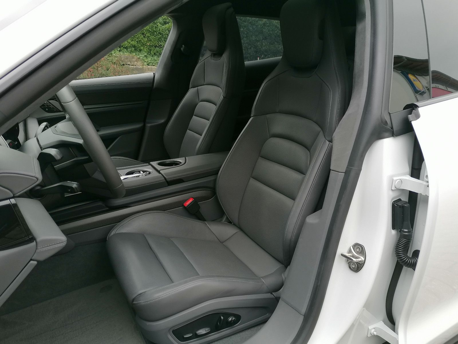 Porsche Taycan Turbo S Cross Turismo Voll NP:236000