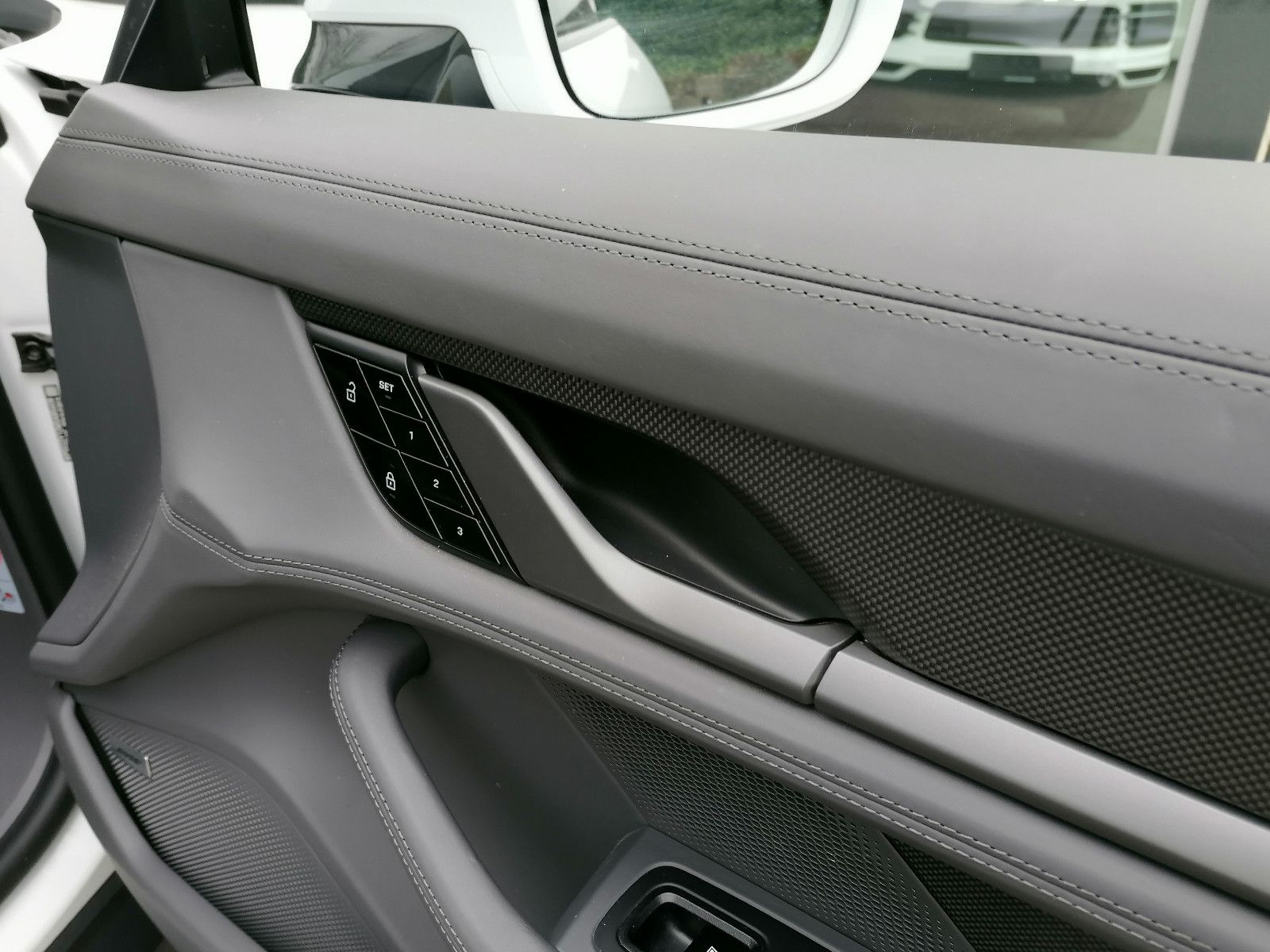 Porsche Taycan Turbo S Cross Turismo Voll NP:236000