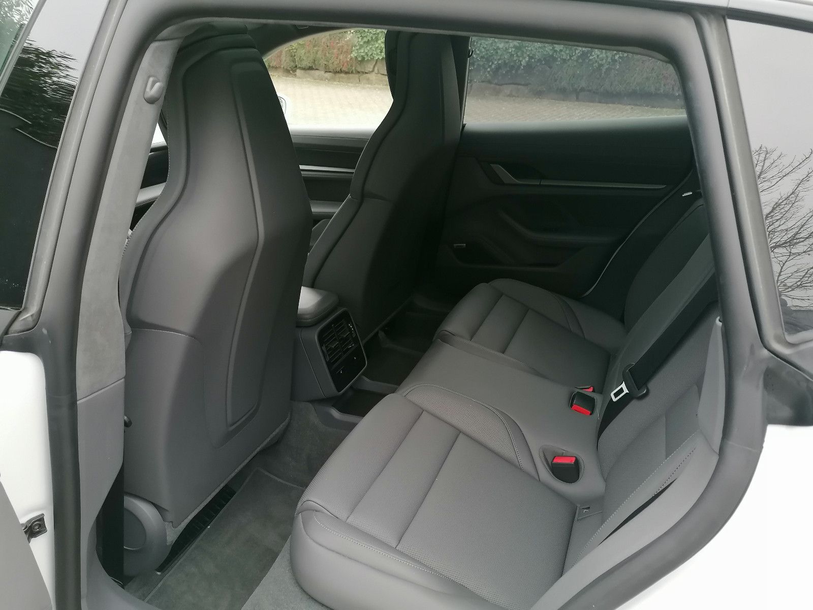 Porsche Taycan Turbo S Cross Turismo Voll NP:236000