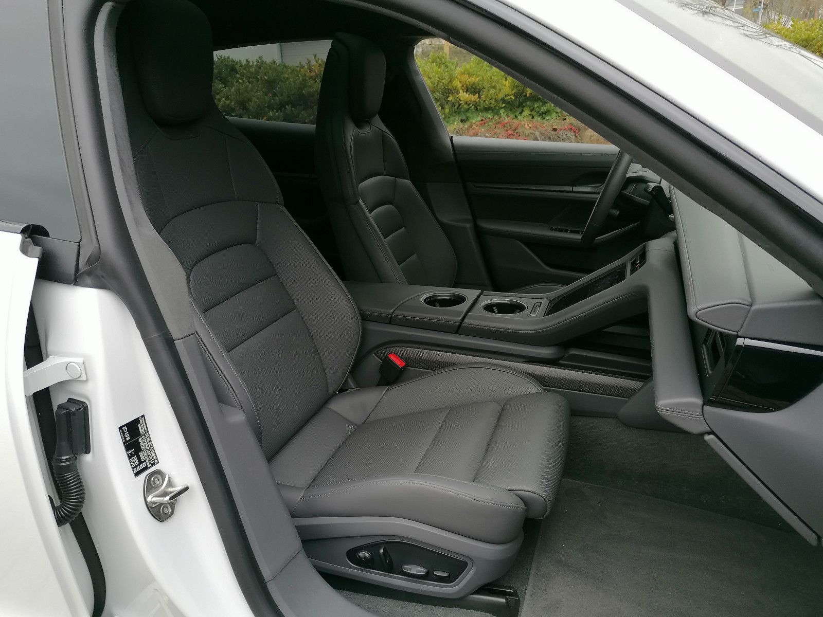 Porsche Taycan Turbo S Cross Turismo Voll NP:236000