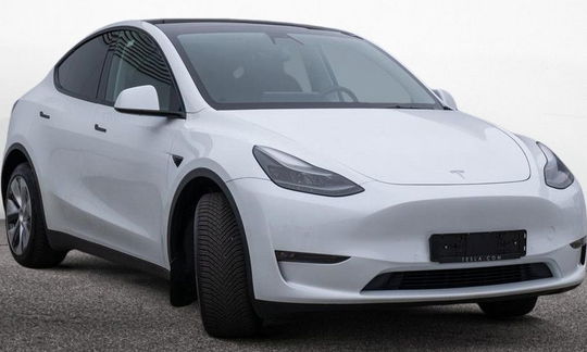 Tesla Model Y Long Range Dual AWD PANO+LED+NAVI+KAM+SH